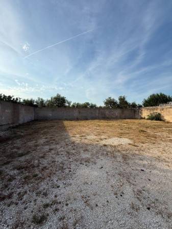 locale commerciale in affitto a Modugno
