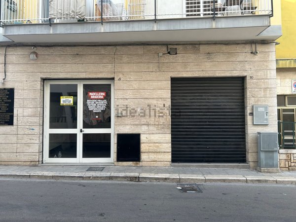 locale commerciale in affitto a Modugno