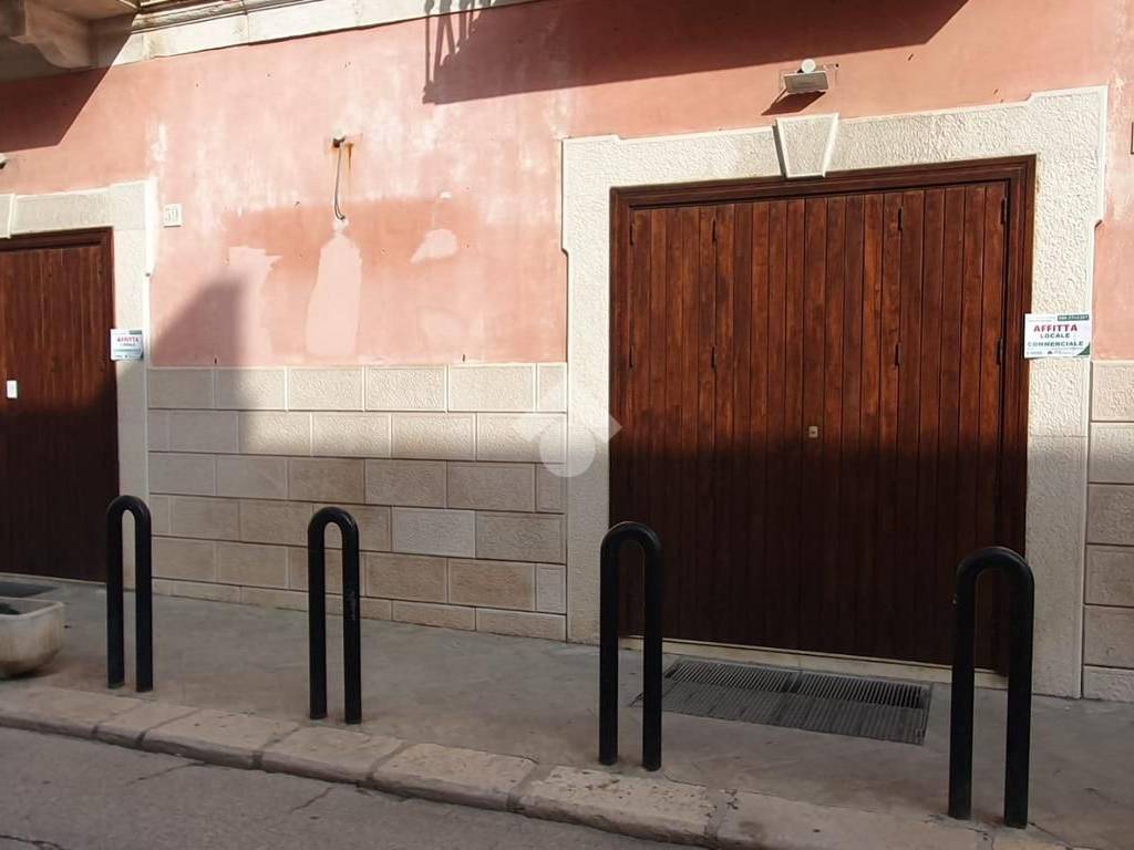 negozio in affitto a Mola di Bari