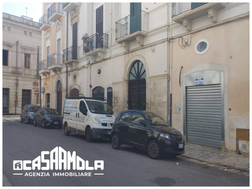 locale commerciale in affitto a Mola di Bari