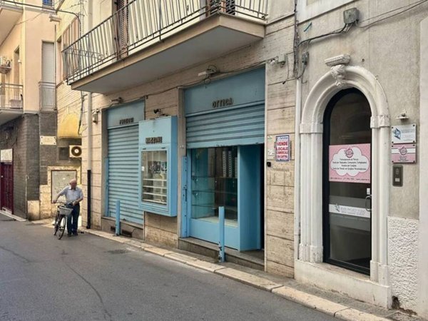 negozio in affitto a Mola di Bari