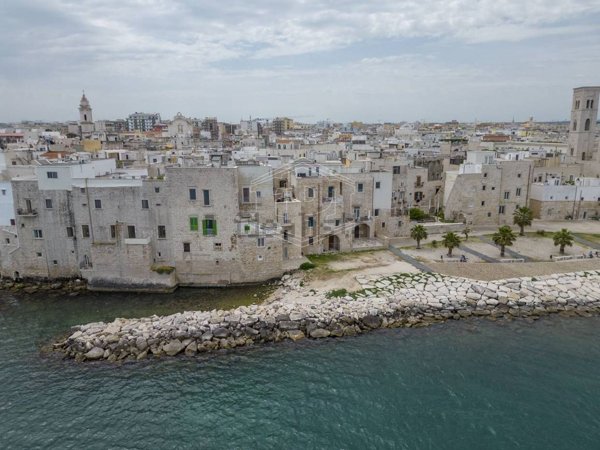 locale commerciale in affitto a Molfetta