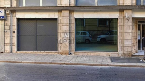 locale commerciale in affitto a Molfetta