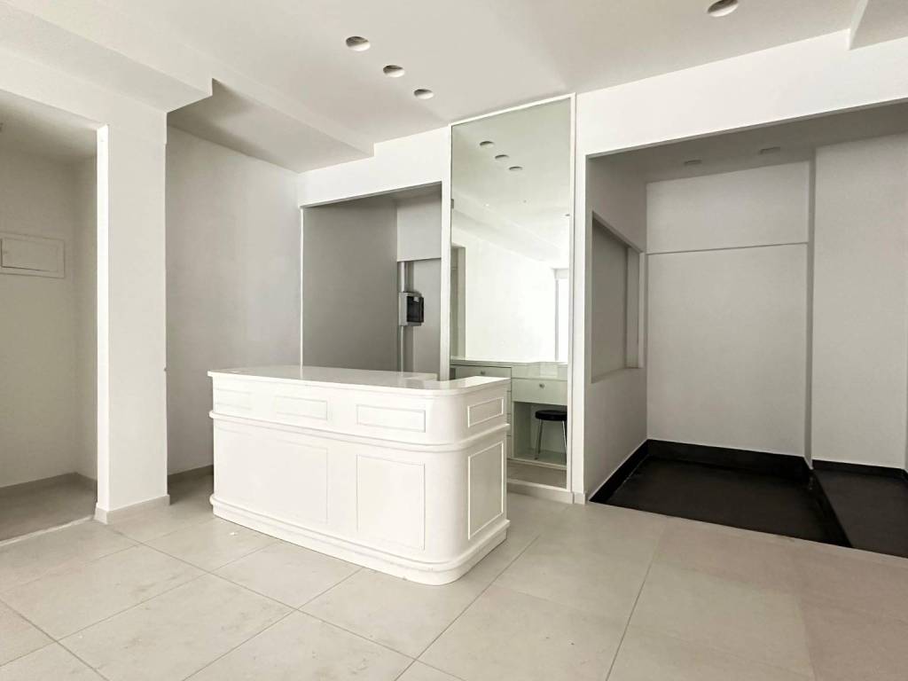 negozio in affitto a Molfetta in zona Centro Città