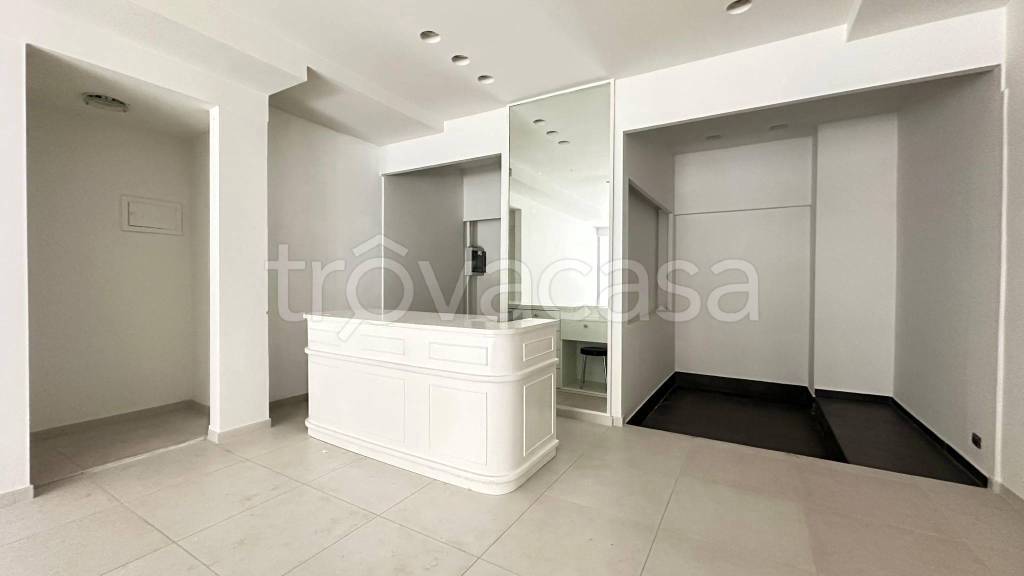 negozio in affitto a Molfetta in zona Centro Città