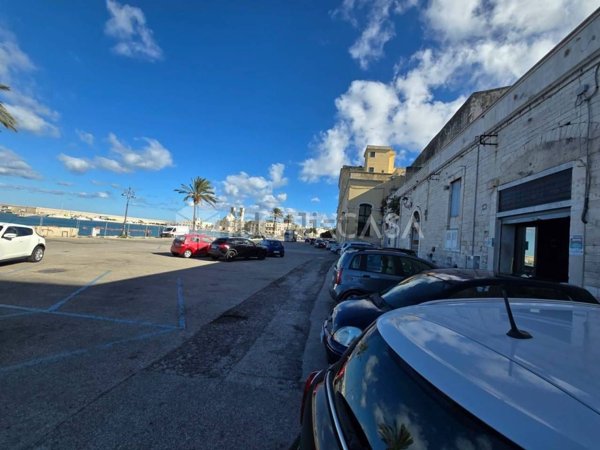 locale commerciale in affitto a Molfetta