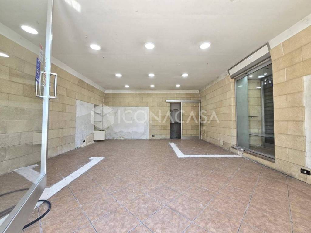 negozio in affitto a Molfetta in zona Centro Città