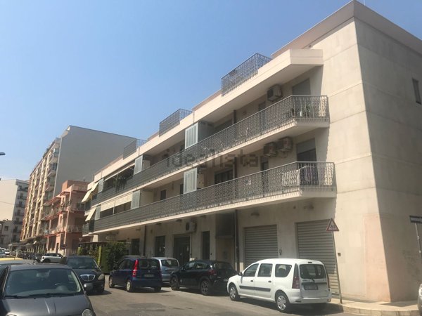 locale commerciale in affitto a Monopoli