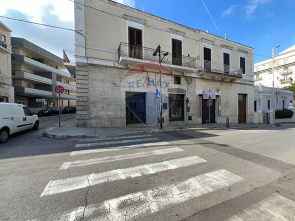 negozio in affitto a Monopoli