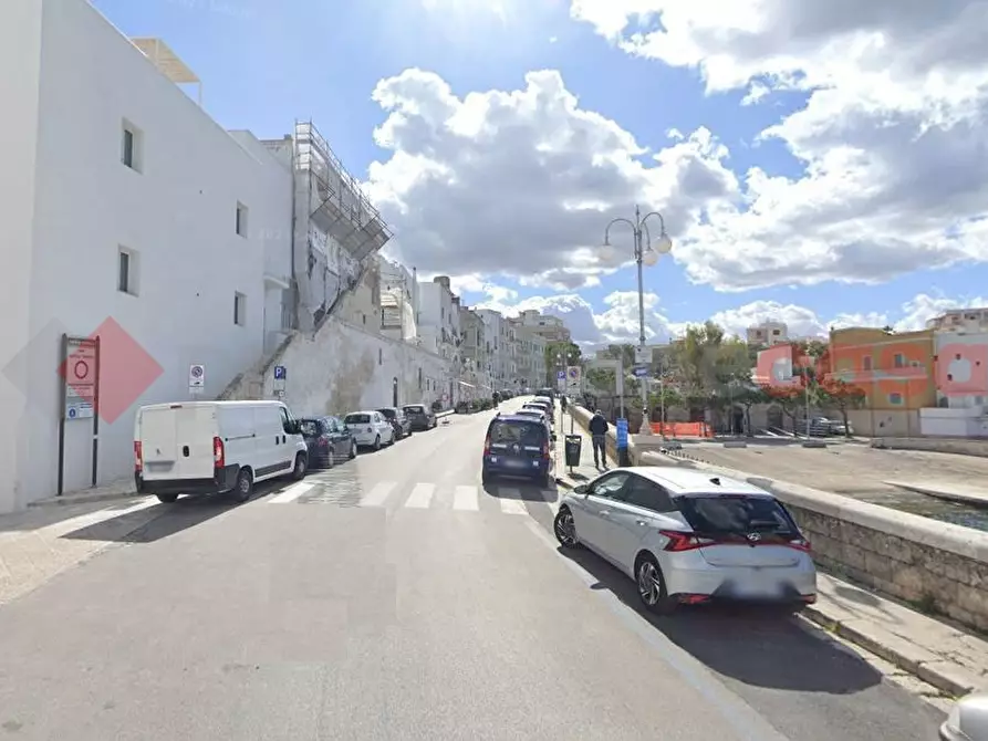 negozio in affitto a Monopoli in zona Centro Storico