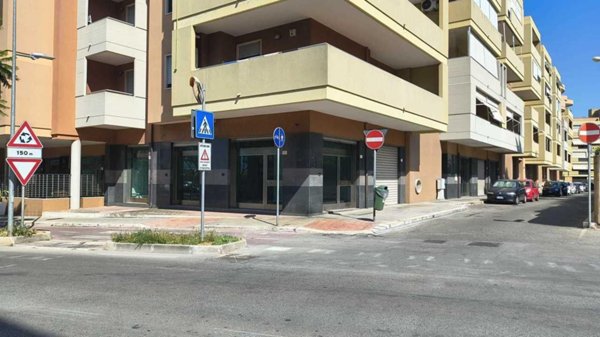 locale commerciale in affitto a Monopoli
