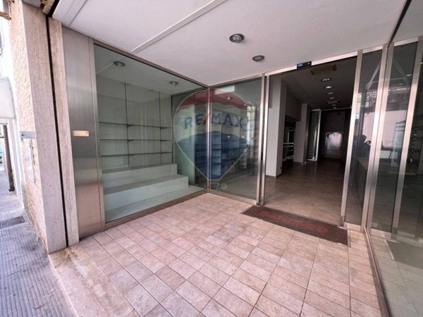 negozio in affitto a Monopoli in zona Centro Storico