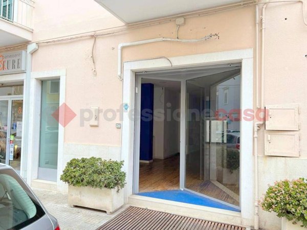 negozio in affitto a Monopoli