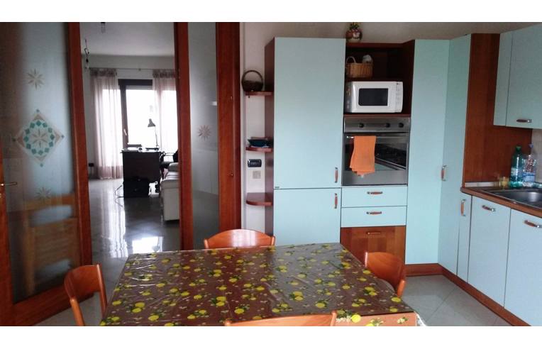 appartamento in affitto a Monopoli in zona Petrarolo