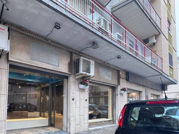 negozio in affitto a Monopoli in zona Centro Storico