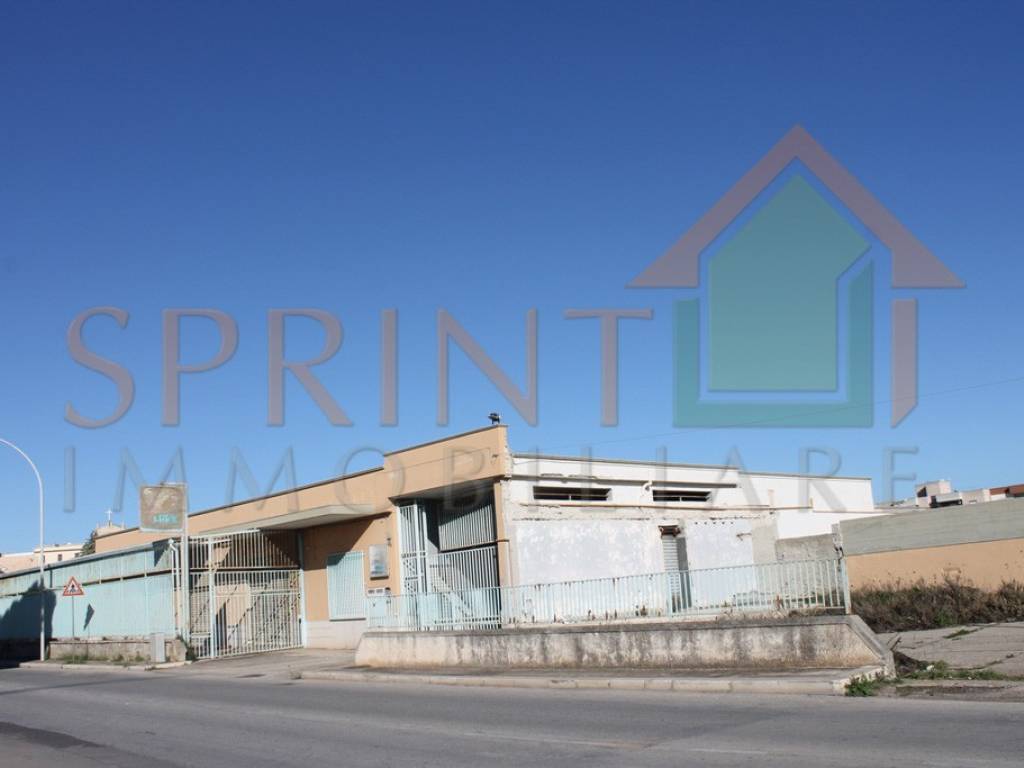 locale commerciale in affitto a Monopoli