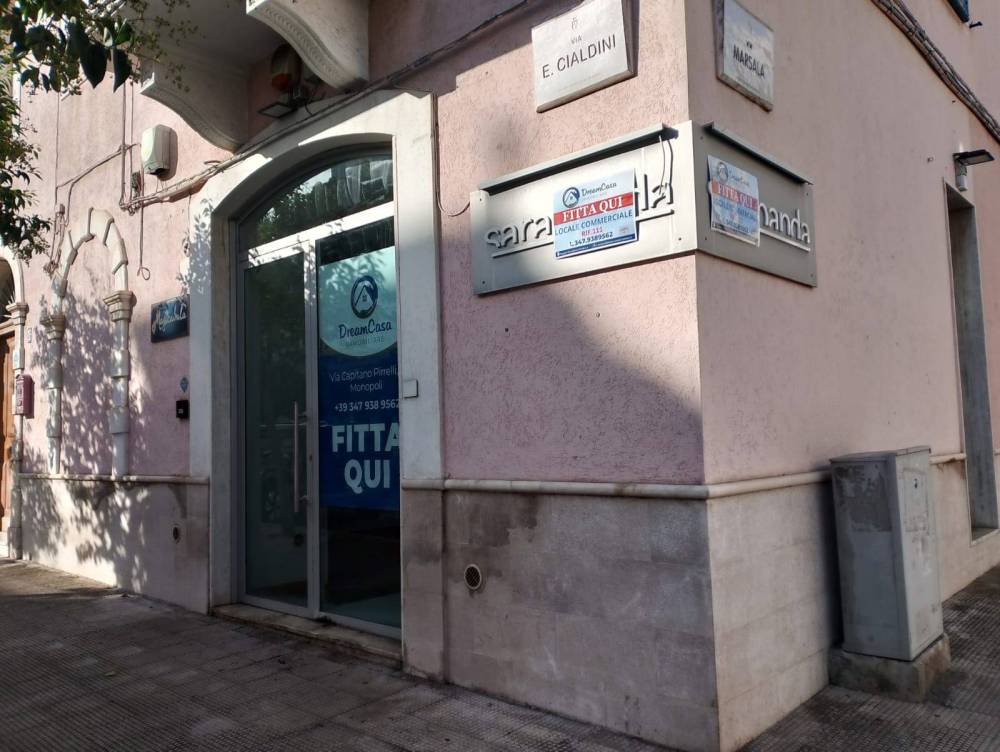 locale commerciale in affitto a Monopoli