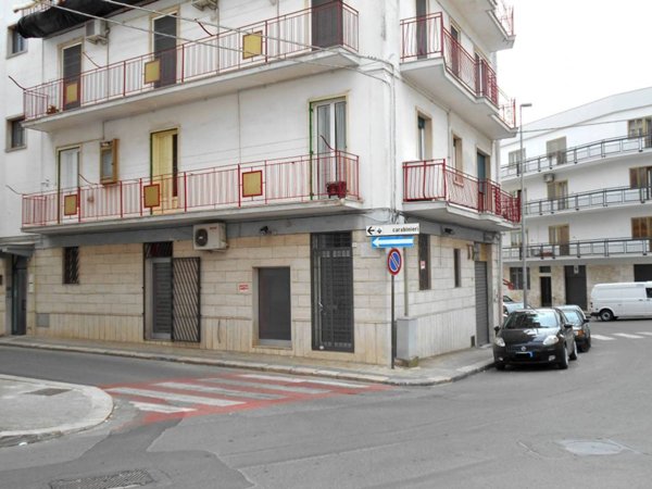 negozio in affitto a Noci