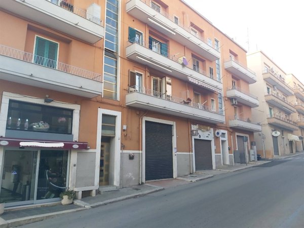 negozio in affitto a Noci