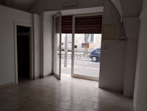 locale commerciale in affitto a Noci