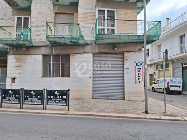 negozio in affitto a Noicattaro