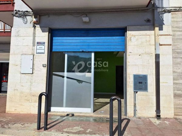 negozio in affitto a Noicattaro