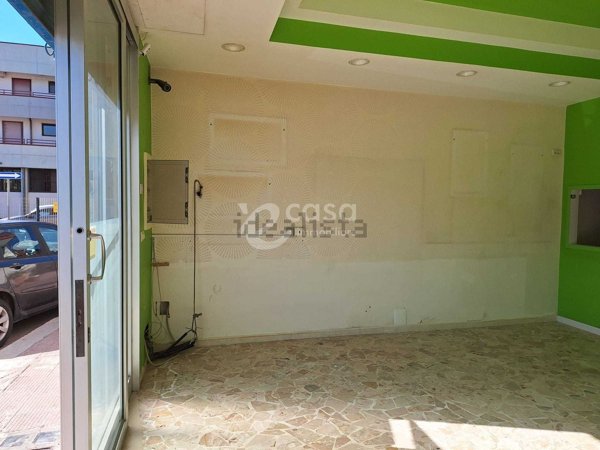 locale commerciale in affitto a Noicattaro