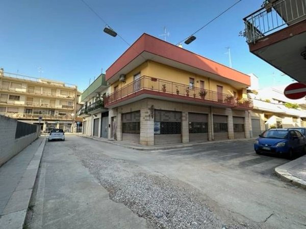 locale commerciale in affitto a Noicattaro