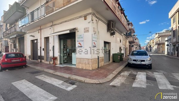 negozio in affitto a Noicattaro