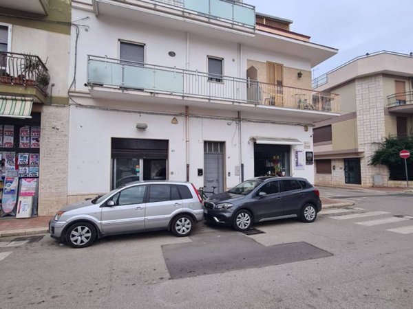 negozio in affitto a Noicattaro