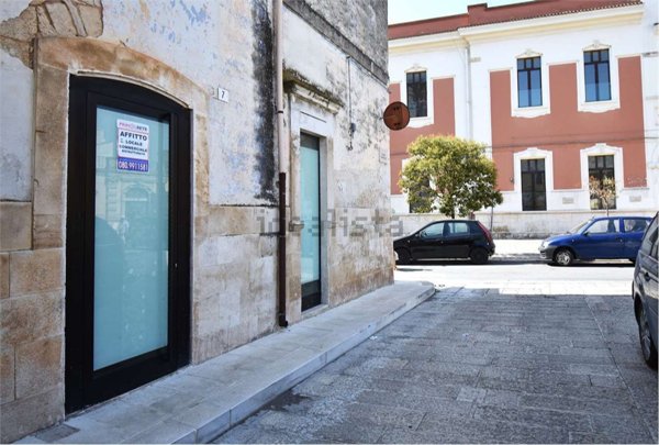 locale commerciale in affitto a Palo del Colle