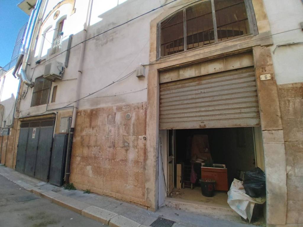 locale commerciale in affitto a Palo del Colle