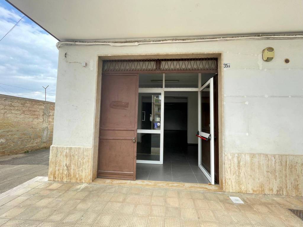 negozio in affitto a Palo del Colle