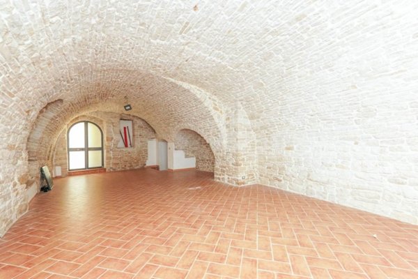 locale commerciale in affitto a Palo del Colle