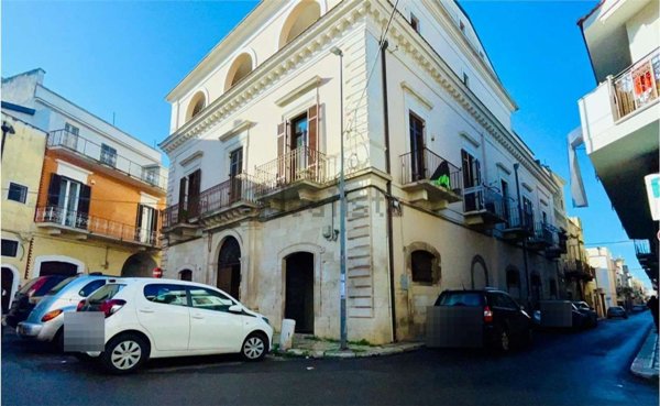 locale commerciale in affitto a Palo del Colle