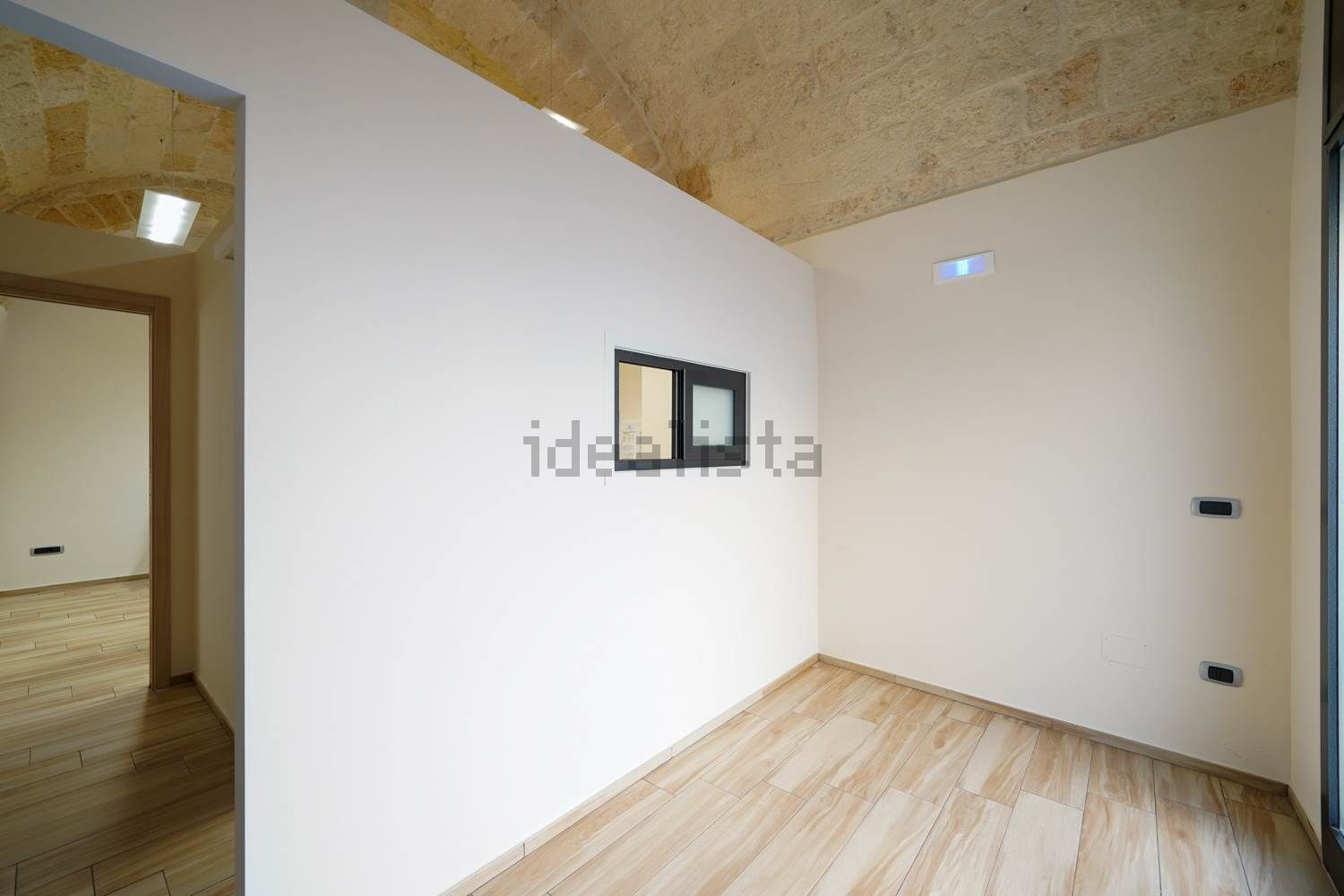 locale commerciale in affitto a Palo del Colle