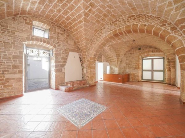 negozio in affitto a Palo del Colle