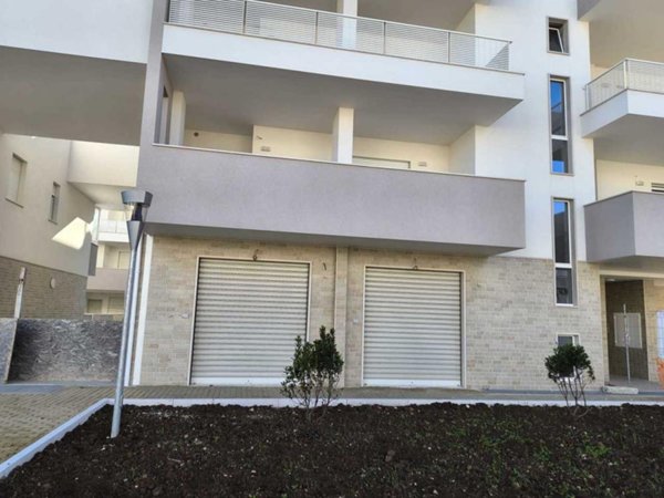 negozio in affitto a Polignano a Mare