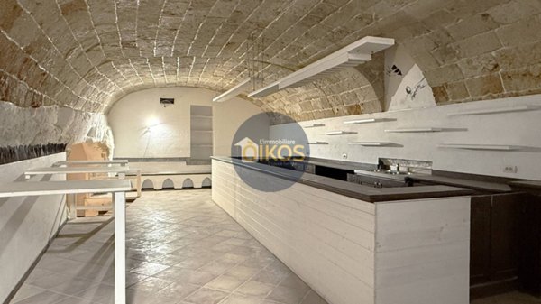 locale commerciale in affitto a Polignano a Mare