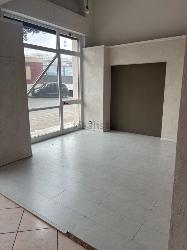 locale commerciale in affitto a Polignano a Mare