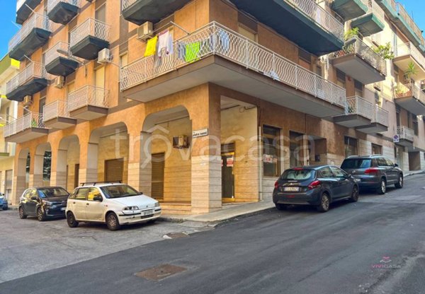 negozio in affitto a Putignano
