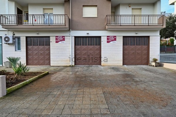 negozio in affitto a Putignano