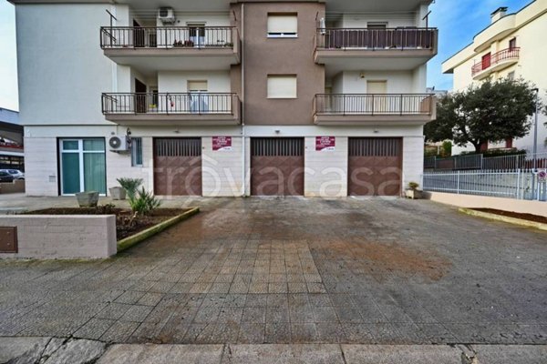 negozio in affitto a Putignano