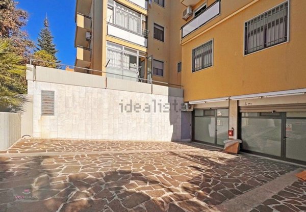 locale commerciale in affitto a Putignano