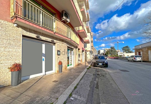 locale commerciale in affitto a Putignano