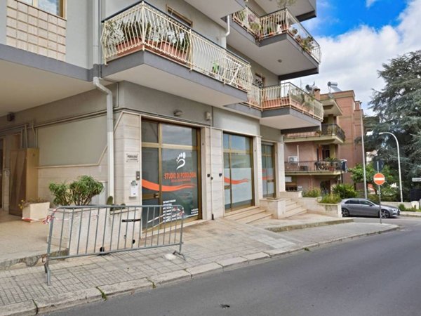 ufficio in affitto a Putignano