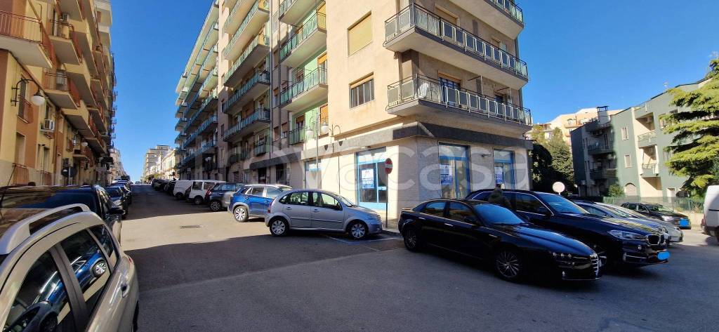 negozio in affitto a Putignano