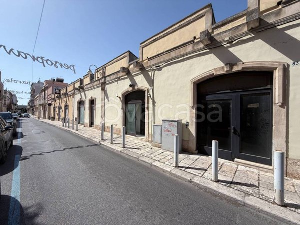 negozio in affitto a Putignano