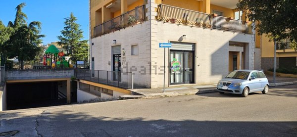 locale commerciale in affitto a Putignano