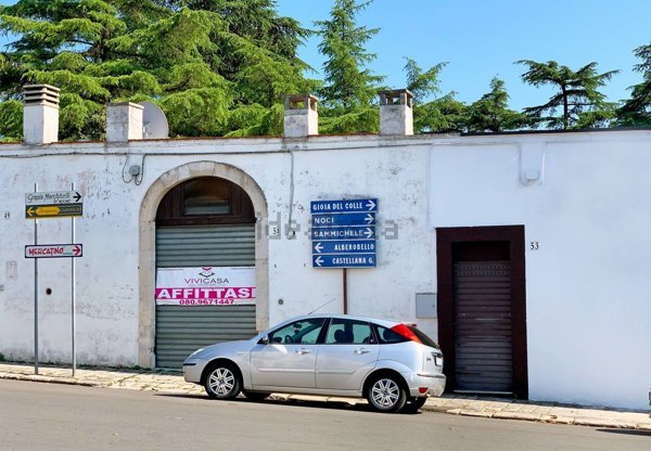 locale commerciale in affitto a Putignano